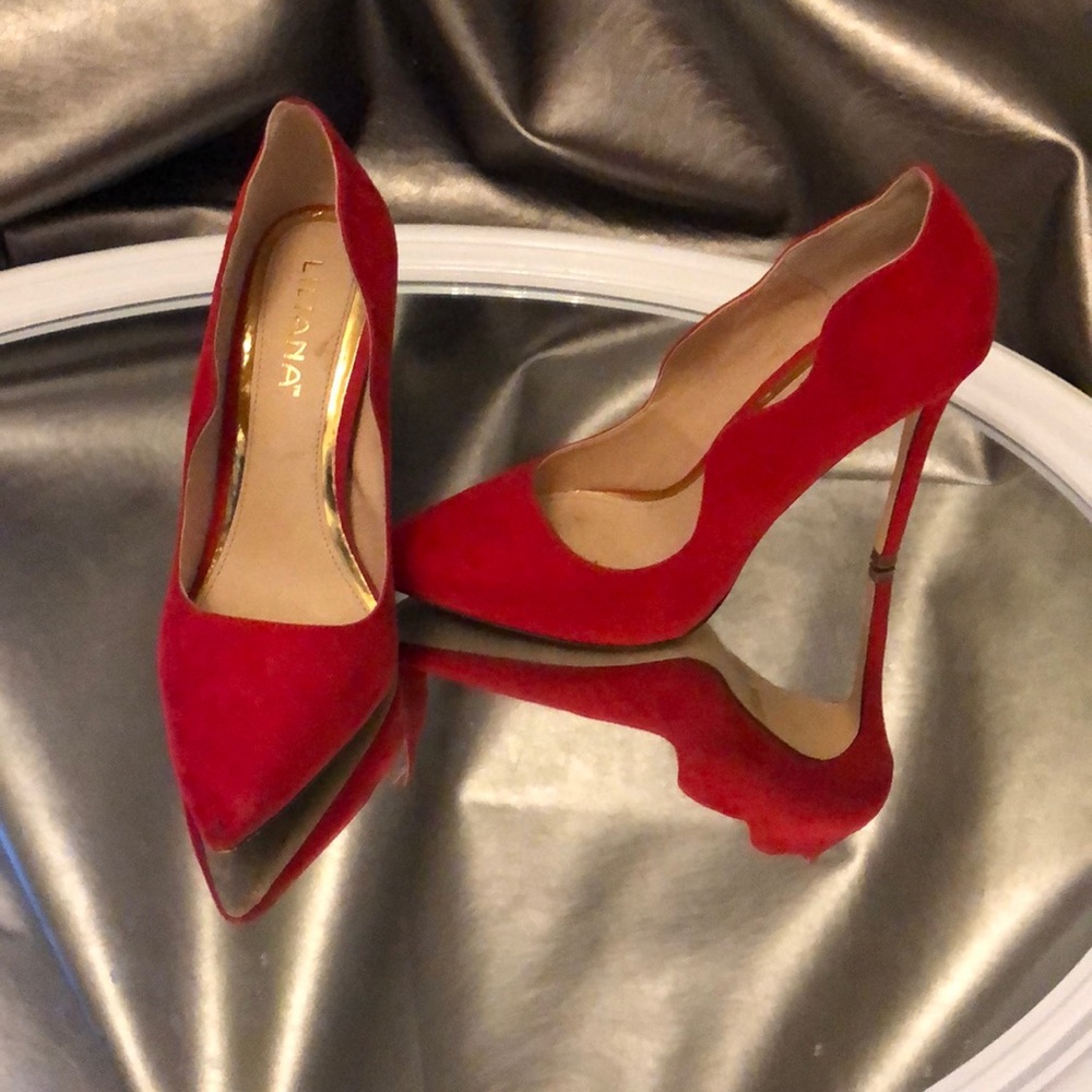 Heels - Picture 2 of 4